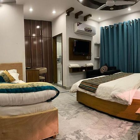 לאהור Hotel Holiday מראה חיצוני תמונה