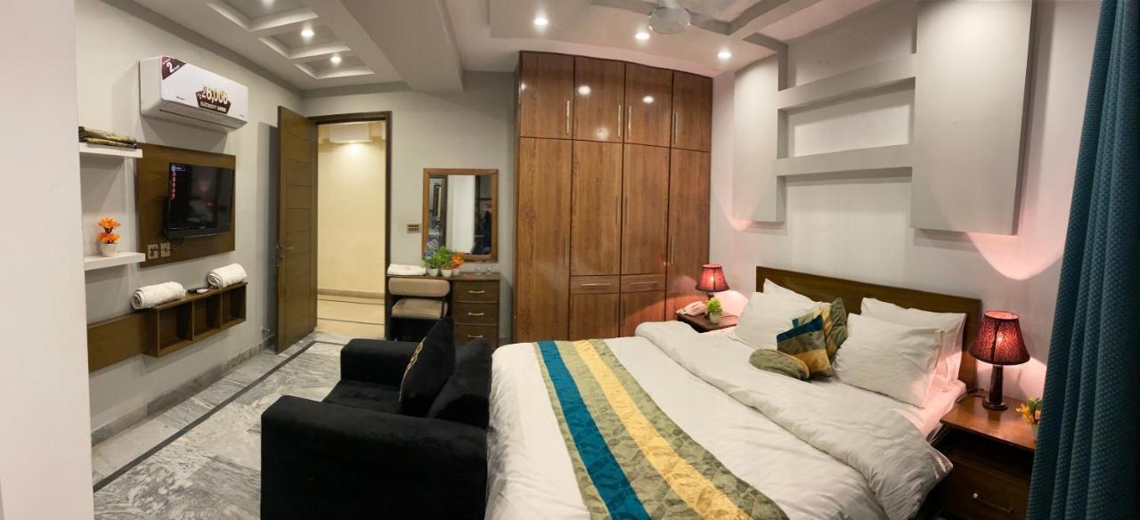 לאהור Hotel Holiday מראה חיצוני תמונה