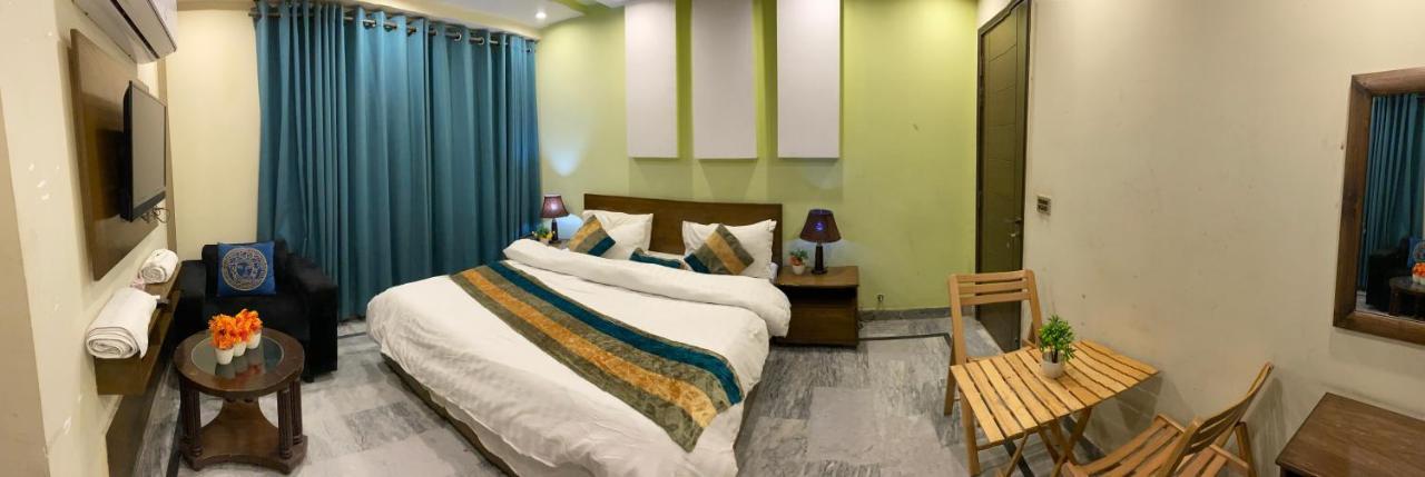 לאהור Hotel Holiday מראה חיצוני תמונה